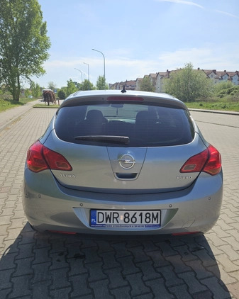 Opel Astra cena 21500 przebieg: 232000, rok produkcji 2009 z Wrocław małe 436